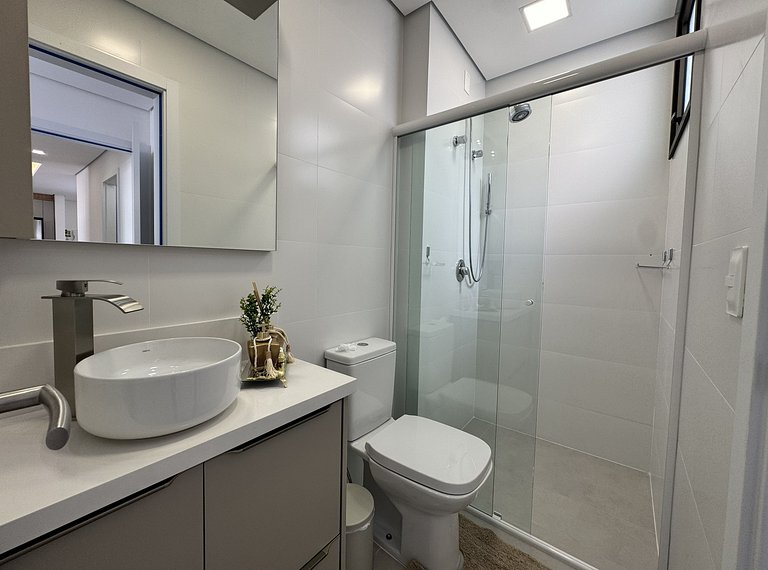 Oásis do Atlântico 402 A – Apartamento amplo em condomínio c