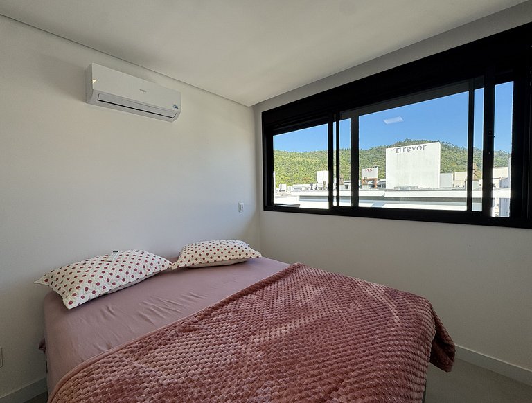 Oásis do Atlântico 402 A – Apartamento amplo em condomínio c