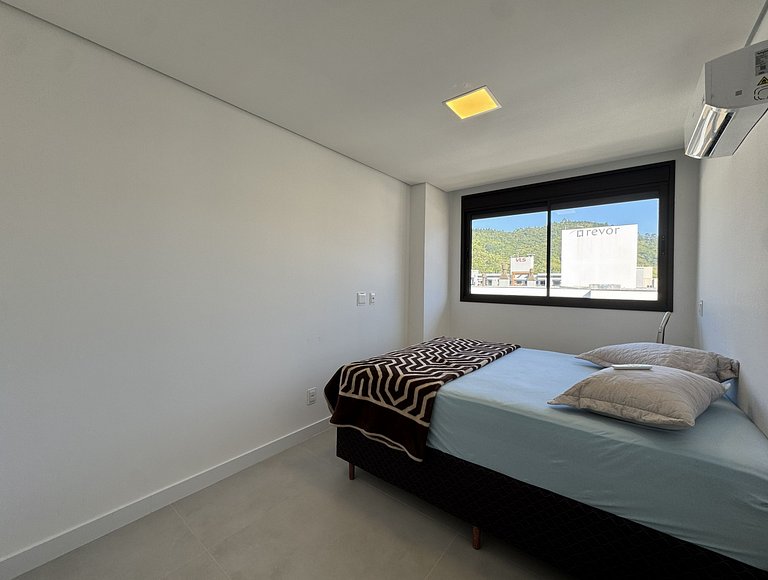 Oásis do Atlântico 402 A – Apartamento amplo em condomínio c