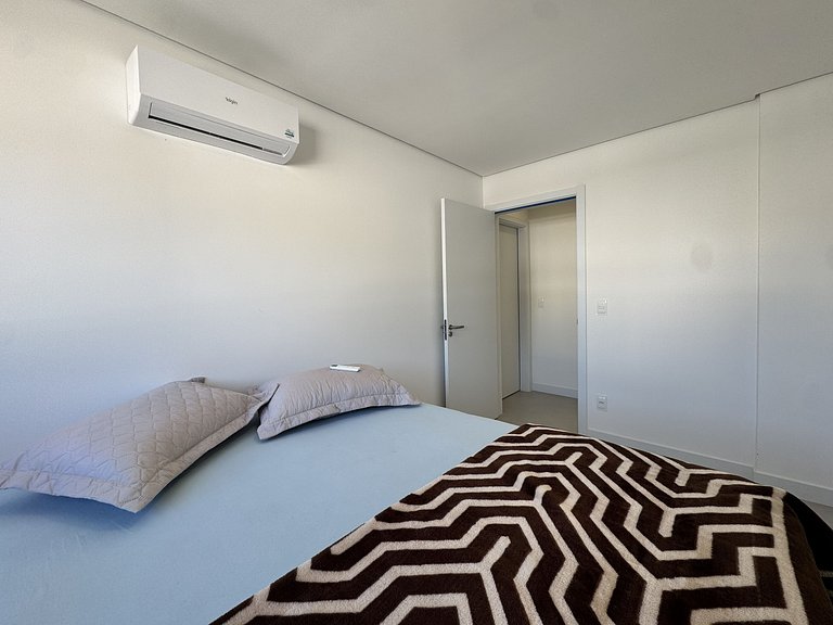 Oásis do Atlântico 402 A – Apartamento amplo em condomínio c