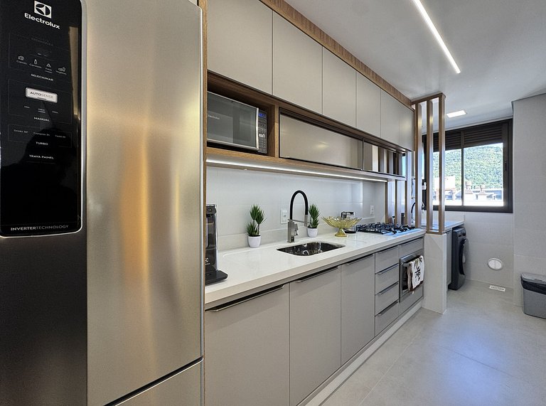 Oásis do Atlântico 402 A – Apartamento amplo em condomínio c