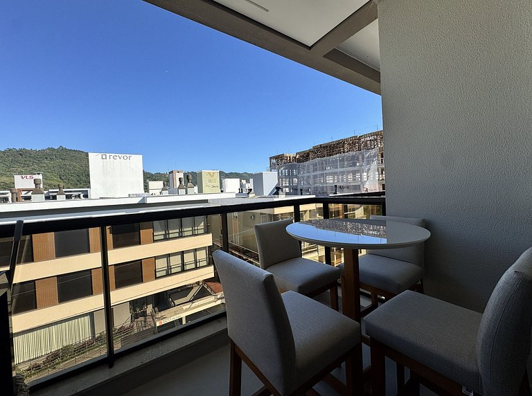 Oásis do Atlântico 402 A – Apartamento amplo em condomínio c