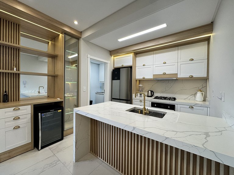 Invictus Residence 202 - Apartamento amplo com ar-condiciona