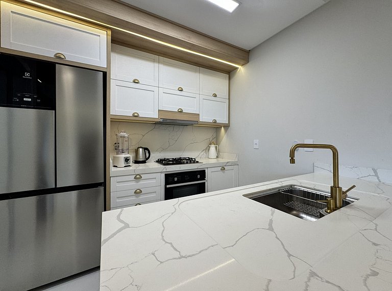 Invictus Residence 202 - Apartamento amplo com ar-condiciona