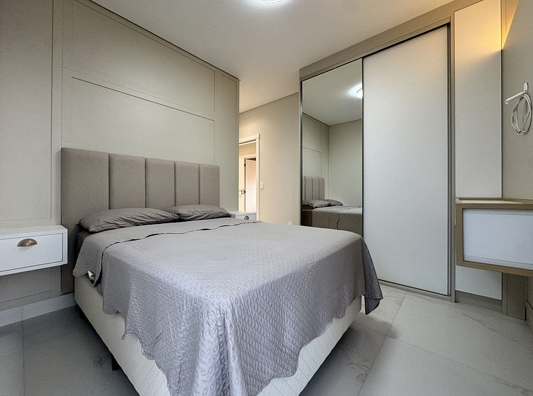 Invictus Residence 202 - Apartamento amplo com ar-condiciona