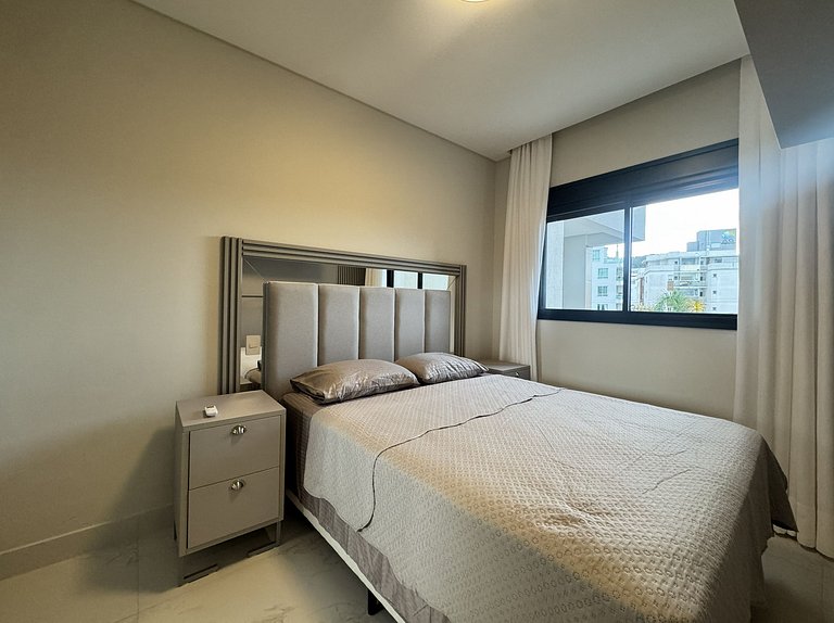 Invictus Residence 202 - Apartamento amplo com ar-condiciona
