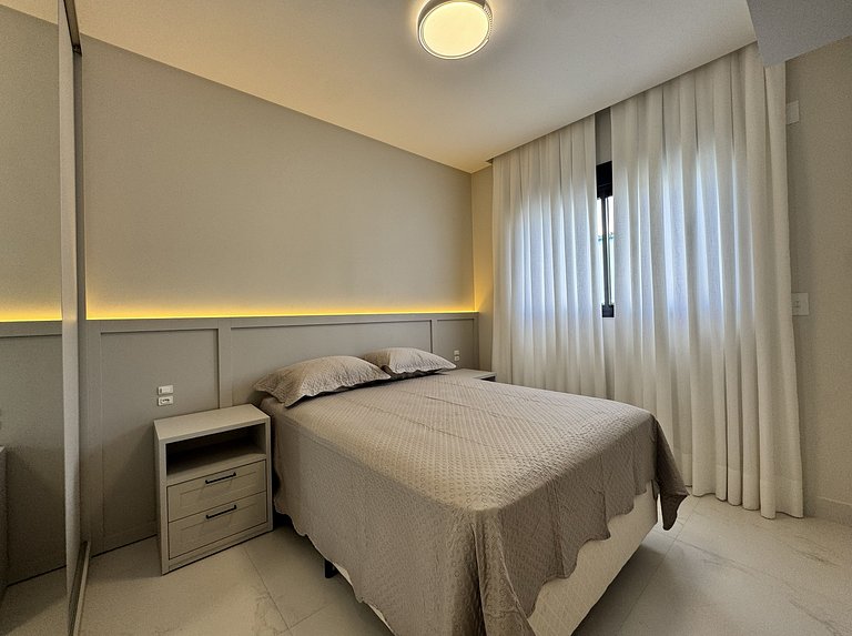 Invictus Residence 204 – Apartamento amplo com ar-condiciona