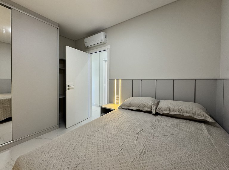 Invictus Residence 204 – Apartamento amplo com ar-condiciona