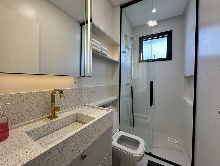 Invictus Residence 204 – Apartamento amplo com ar-condiciona