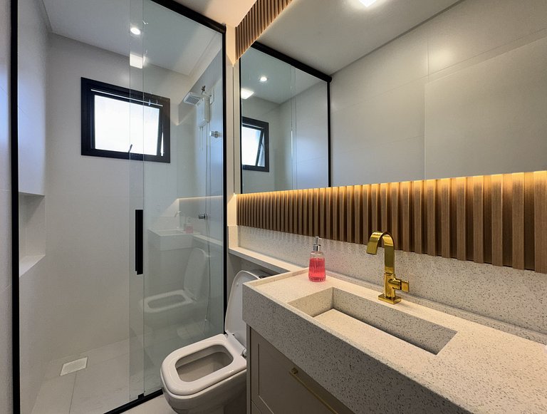 Invictus Residence 204 – Apartamento amplo com ar-condiciona