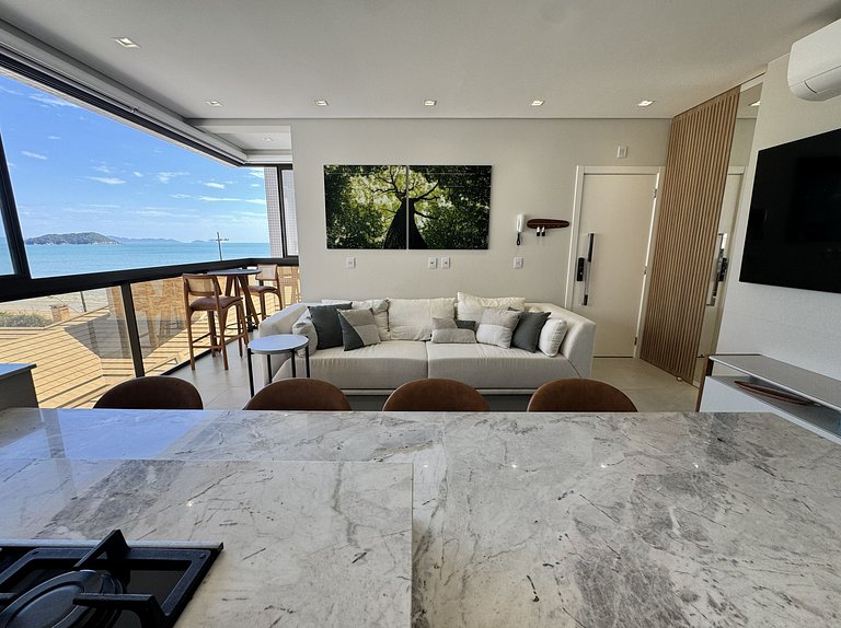 Bellagio Home, apartamento de frente para o mar, com uma vis