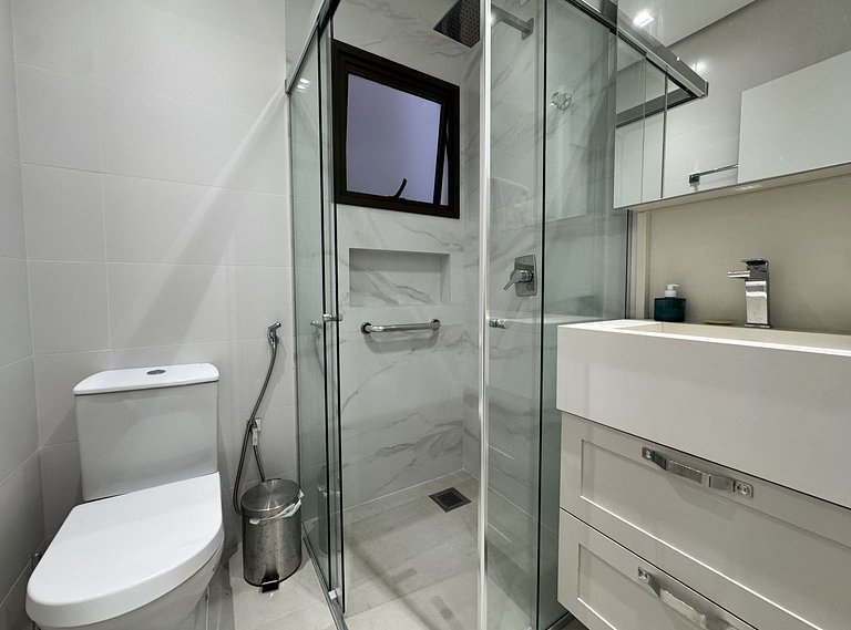 Bellagio Home, apartamento de frente para o mar, com uma vis