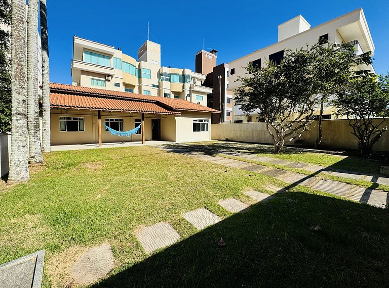 Casa dos Golfinhos a 100 metros da Praia de Palmas, casa ind