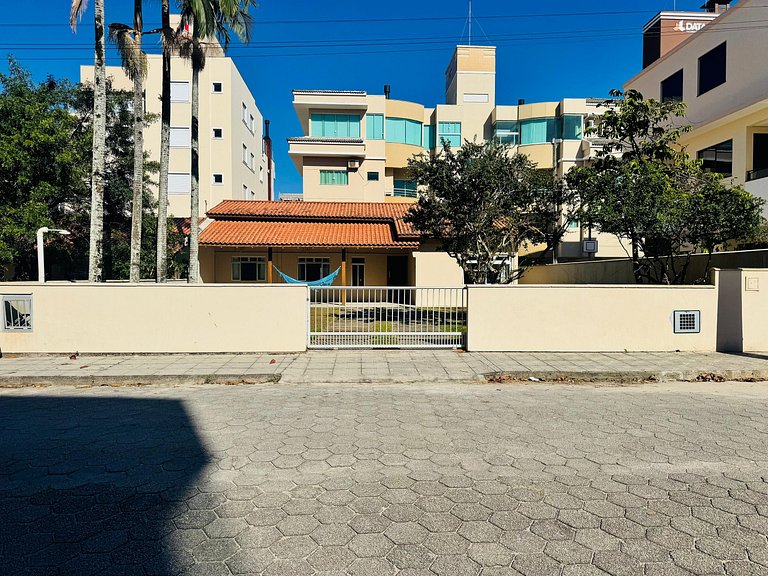 Casa dos Golfinhos a 100 metros de la Playa de Palmas, casa