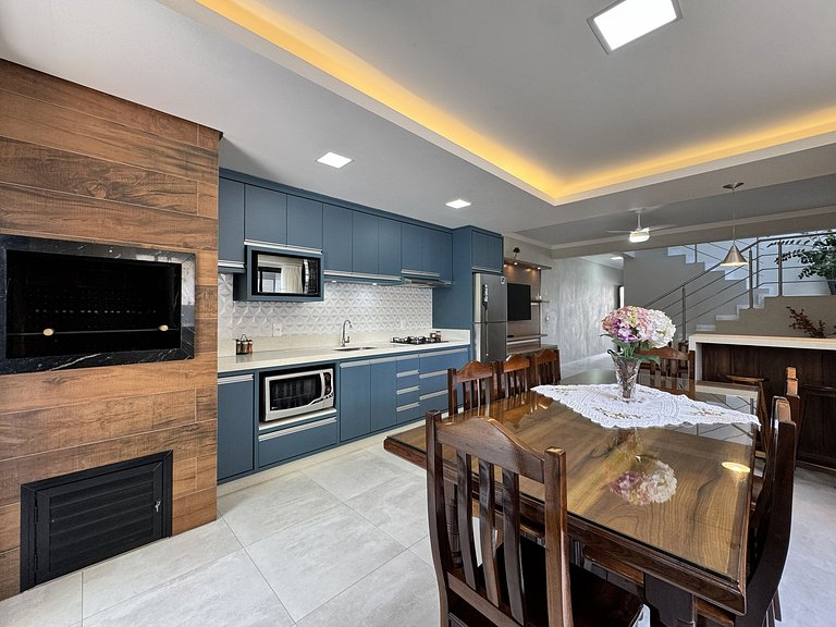 Casa das Seringueiras a 6 minutos da Praia de Palmas, com 4