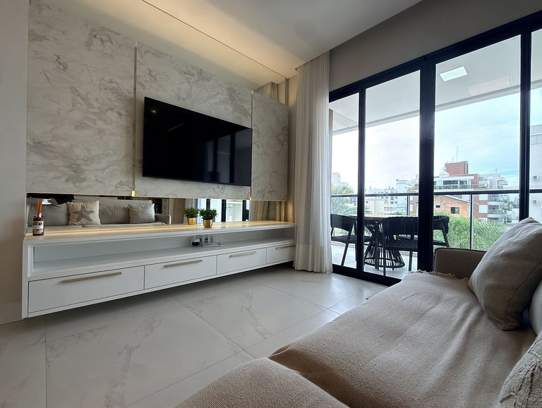 Invictus Residence 202 - Apartamento amplo com ar-condiciona
