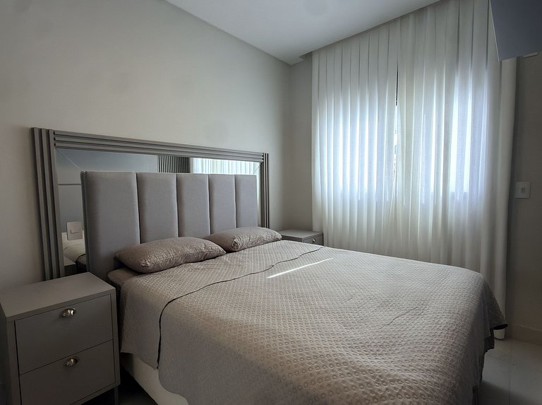 Invictus Residence 202 - Apartamento amplo com ar-condiciona