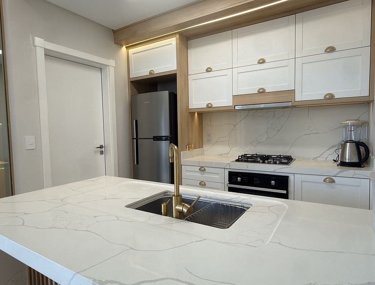 Invictus Residence 202 - Apartamento amplo com ar-condiciona