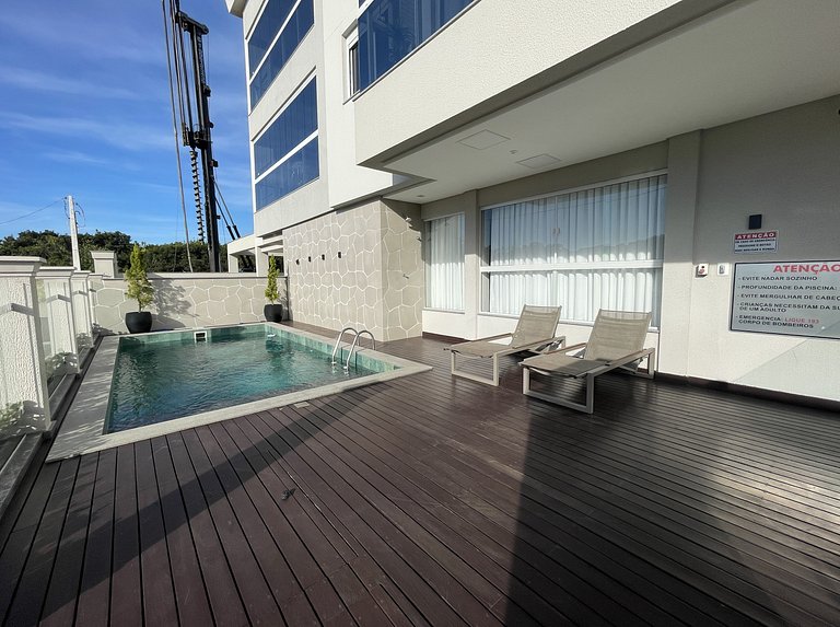 Royal Village - Ático en Praia Grande con 3 suites, piscina