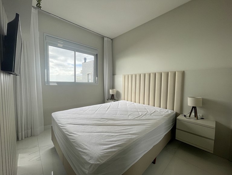 Royal Village - Ático en Praia Grande con 3 suites, piscina