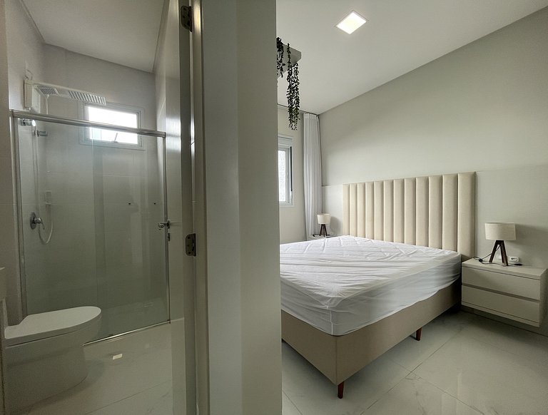 Royal Village - Ático en Praia Grande con 3 suites, piscina