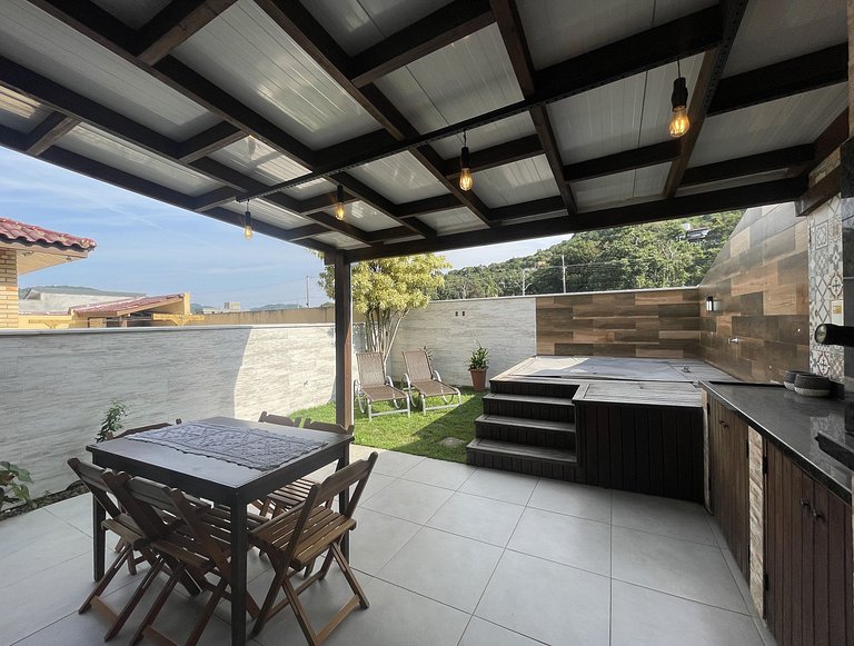 Sobrado das Seringueiras - Conforto com jacuzzi privativa a