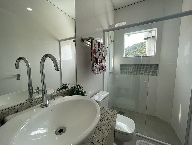 Sobrado das Seringueiras - Conforto com jacuzzi privativa a