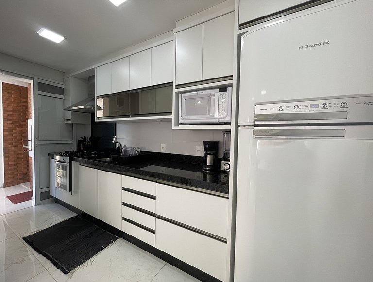 Maria Eduarda 202 - Apartamento amplo com 3 quartos a apenas