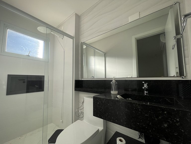 Maria Eduarda 202 - Apartamento amplo com 3 quartos a apenas