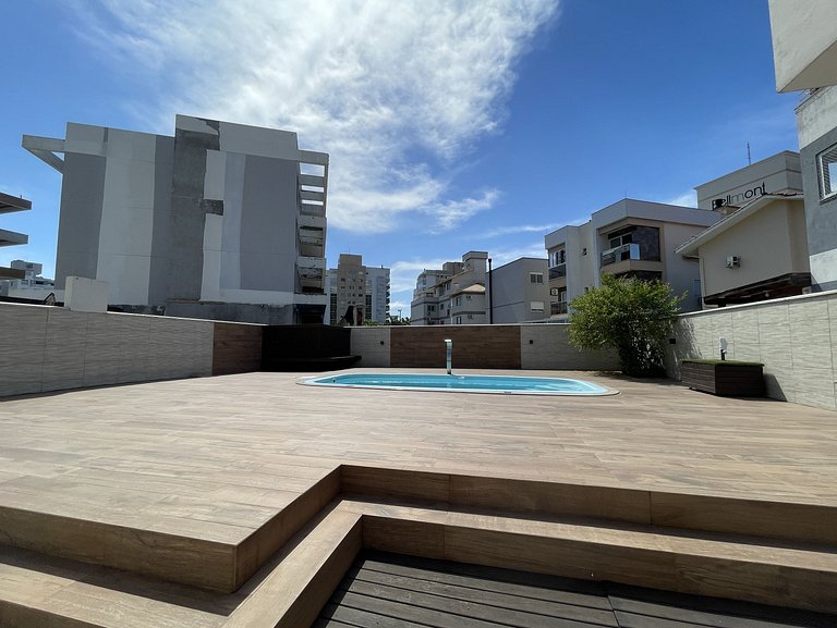 Casa Teka - Espaçosa e aconchegante, conta com área externa