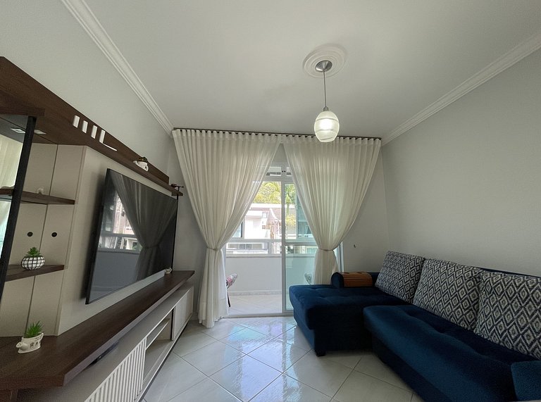 Casa Teka - Espaçosa e aconchegante, conta com área externa