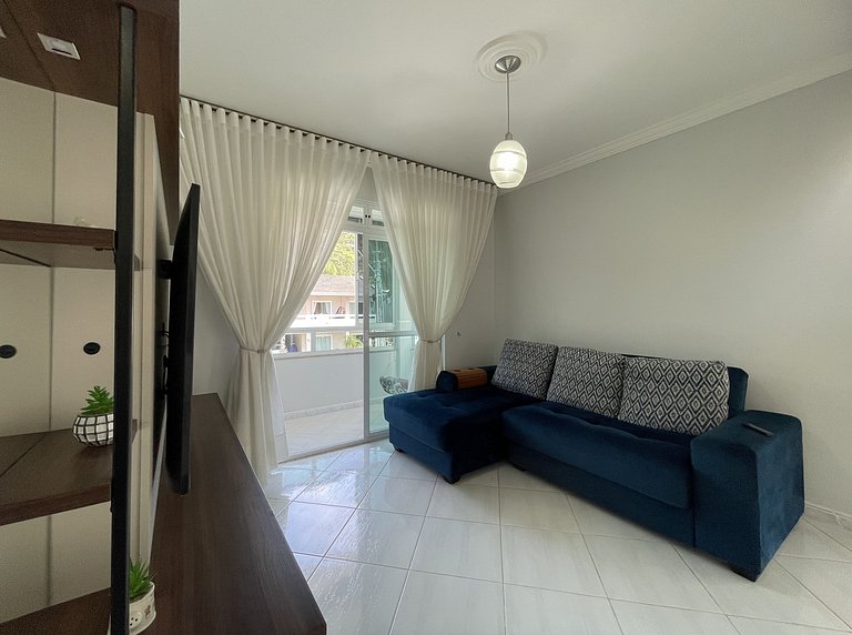 Casa Teka - Espaçosa e aconchegante, conta com área externa